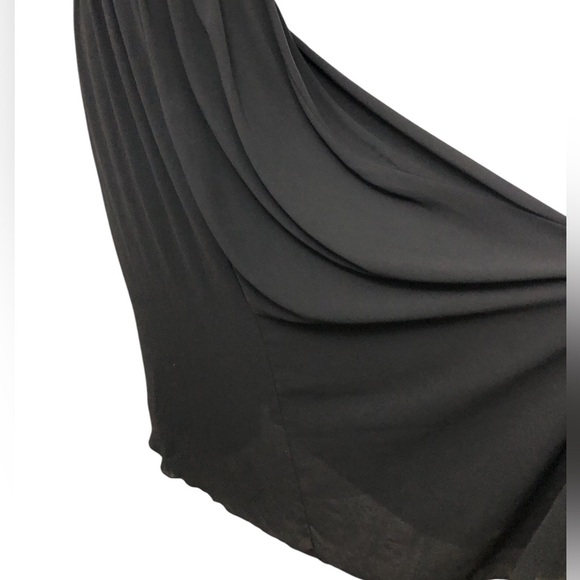 Forever 21 Black Plunging Maxi Dress - Picture 6 of 11